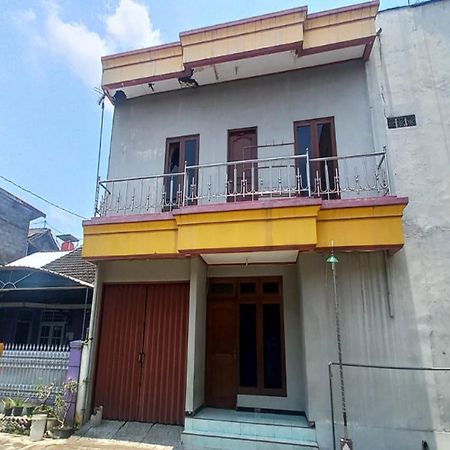 Oyo 93767 45 Guest House Sragen Exterior photo